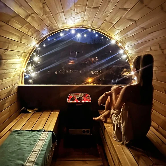 Cedrová sudová sauna s výhledem